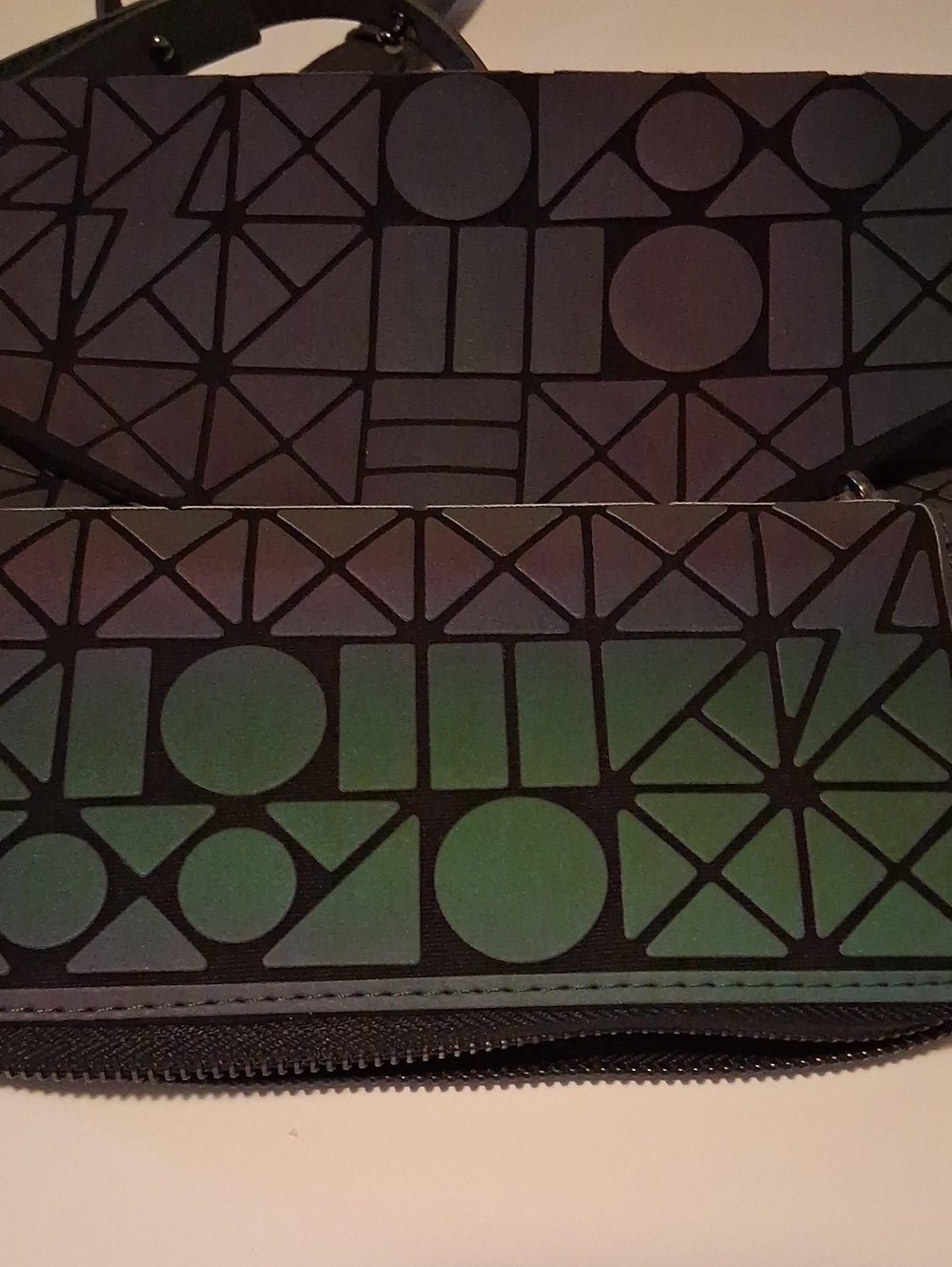 Iridescent Geometric Clutch in Green-Black